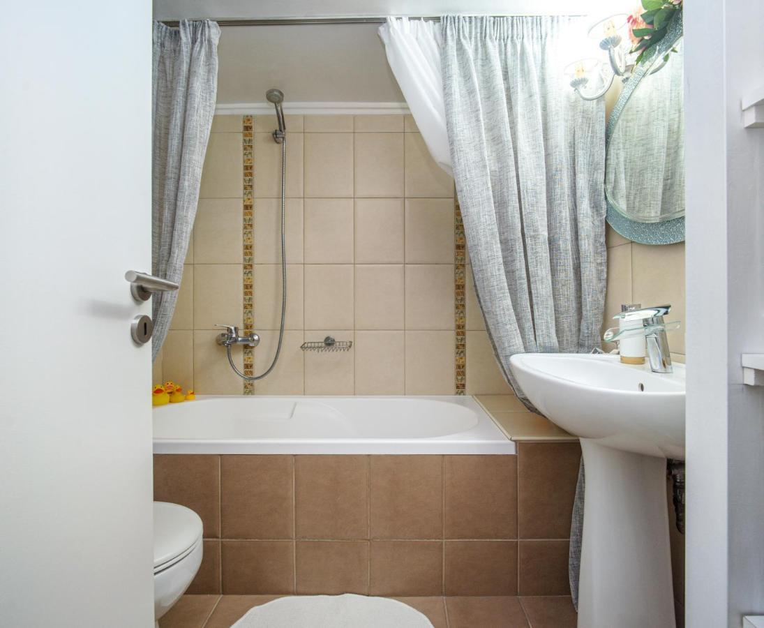 Luxury Apartments Zeas بيرايوس المظهر الخارجي الصورة
